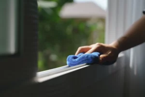 how to clean vinyl window frames